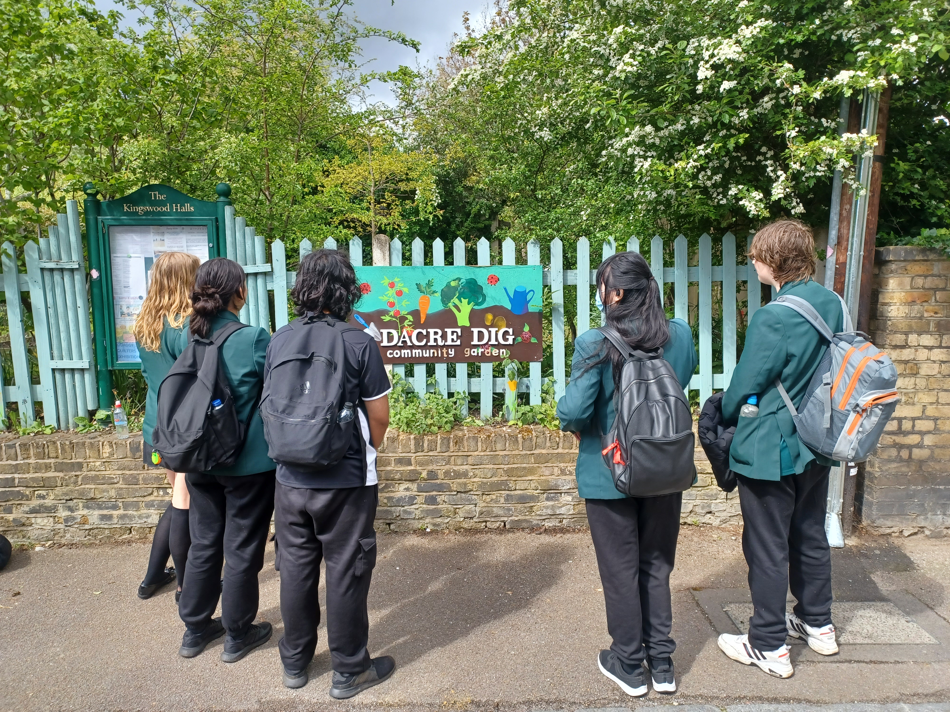 Urban Sustainability Trip: Eco-Champions Visit Dacre's Dig Community Garden
