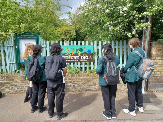 Urban Sustainability Trip: Eco-Champions Visit Dacre's Dig Community Garden
